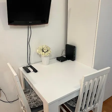 Apartment Sweet *